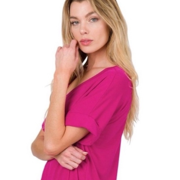 New Magenta Rolled Short Sleeve Top, High Low Hem With Side Slits - Picture 2 of 2